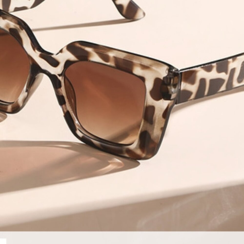 Women Leopard Printed Sun Glasses Work Formal Office